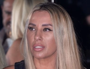 Γωγώ Μαστροκώστα: «Τρέμω στην ιδέα να με ρωτήσει η κόρη μου για τις sexy φωτογραφίσεις μου»